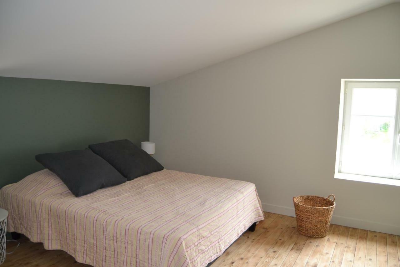 Gite De La Foye - Le Magnolia Combrand Exterior photo